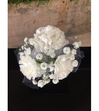 3 Mini Carnations Corsage 3 Mini Carnations Corsage