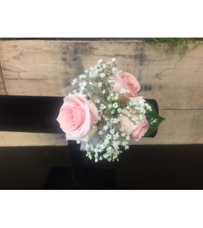 3 Mini Roses Corsage 3 Mini Roses Corsage