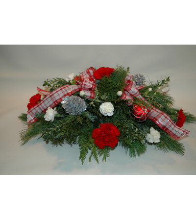 Traditional Holiday Centrepiece Traditional Holiday Centrepiece