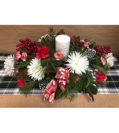Christmas Pillar Candle Centerpiece Christmas Pillar Candle Centerpiece