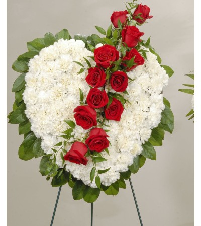 White Closed Heart with a Roses White Closed Heart with a Roses