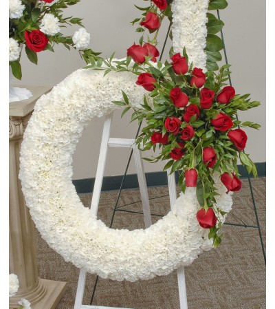 White Wreath with Roses. White Wreath with Roses.