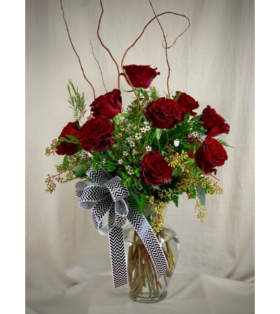 Dazzling Dozen - Exquisite Red Roses Dazzling Dozen - Exquisite Red Roses