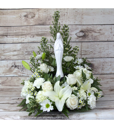 Madonna Tabletop Wreath Madonna Tabletop Wreath