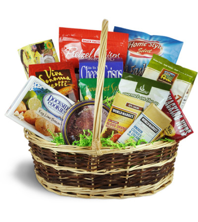 Deluxe Sweet & Savory Snacks Basket™ Deluxe Sweet & Savory Snacks Basket™