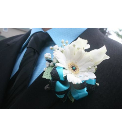 Classic Gerberas Boutonniere Classic Gerberas Boutonniere