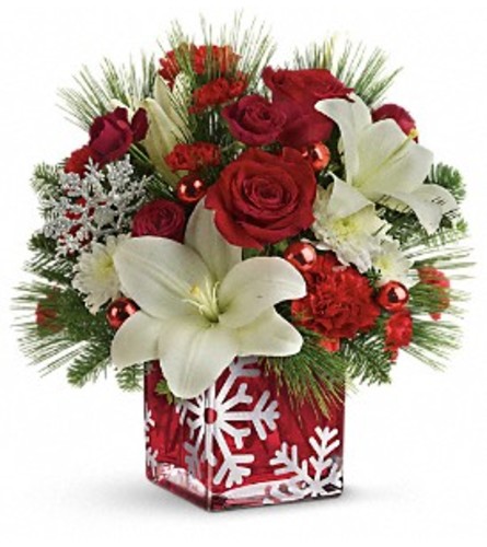 Snowflake Wonder - Deluxe. An arrangement by Belak Flowers.