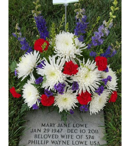 American Glory Gravesite Arrangement