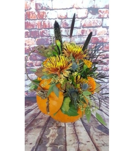 CUSTOM ARRANGEMENT IN REAL PUMPKIN