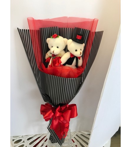 Romantic Teddy Bears Bouquet