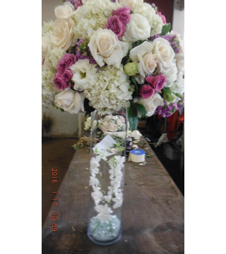 lavender and white center piece 4