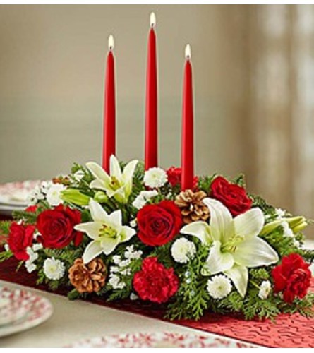 TRADITIONAL CHRISTMAS CENTERPIECE