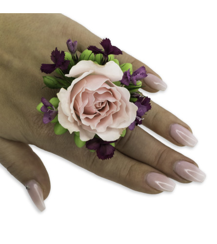 Prepster Floral Ring