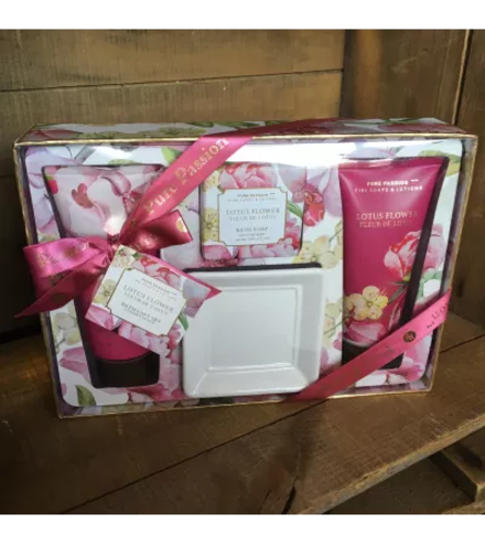 The Lotus Flower Bath Gift Set. An arrangement by Lori's Hearts and Flowers.