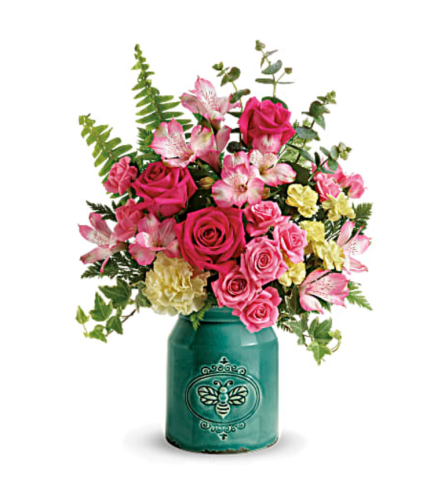 Country Beauty BQ - Deluxe. An arrangement by Love Story Florist.