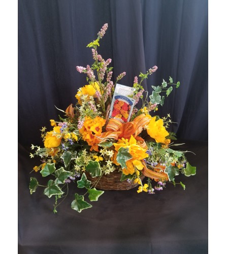 Garden Basket Orange & Ivy