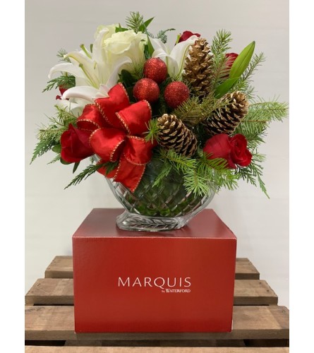 MARQUIS BY WATERFORD SLEIGH WITH CHRISTMAS FLOWERS