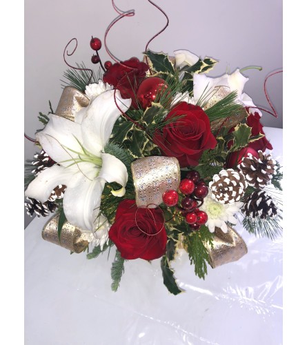 FRESH CHRISTMAS FLORAL PINE IN GOLD SQUARE VASE