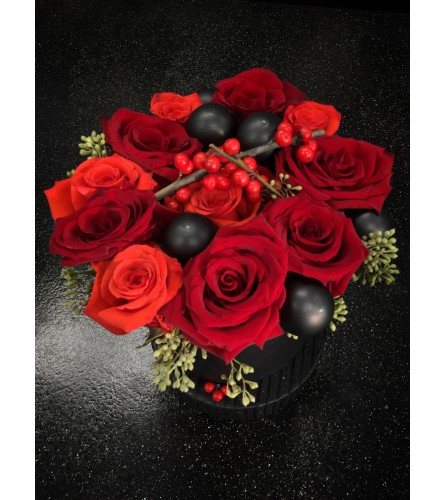 Classic Hatbox Roses