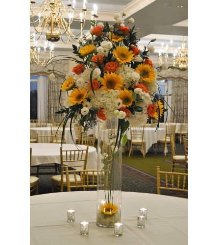 DELUXE CENTERPIECE ON GLASS VASE