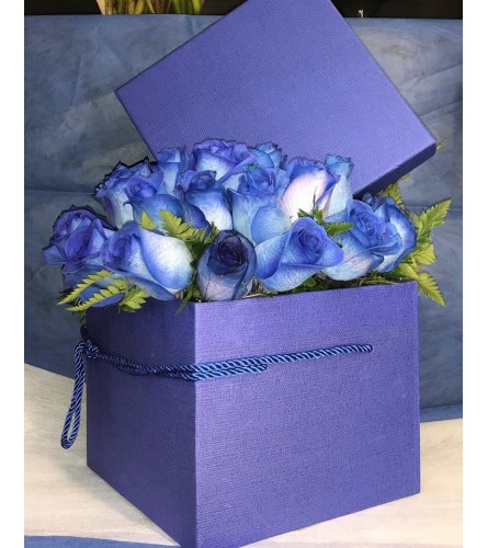 Blue Rose Box Bouquet