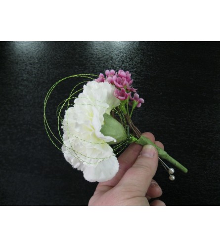 White carnation Bout.