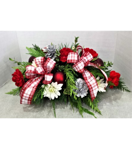 Traditional Holiday Centrepiece
