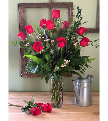 Long Stem Designed Red Roses