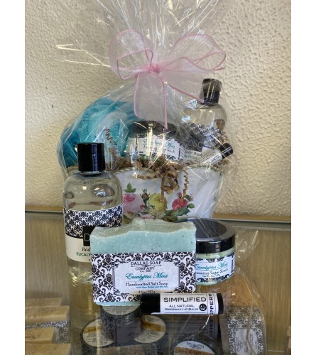 Dallas Soap Compnay Eucalyptus Mint Spa Basket