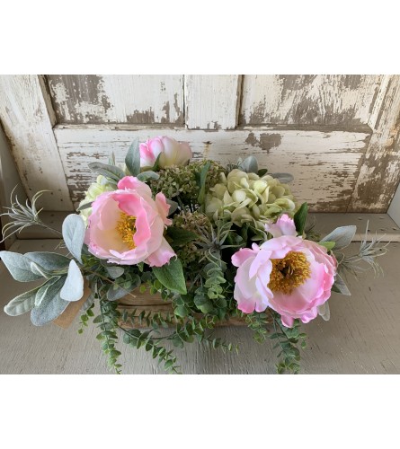 Elegant Floral Mix in a Wooden Box