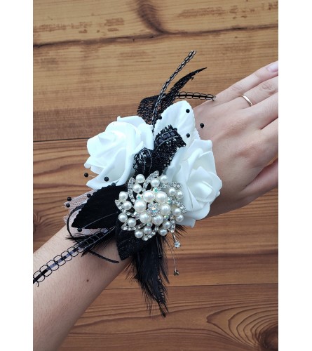 NEW! Brooch Corsage