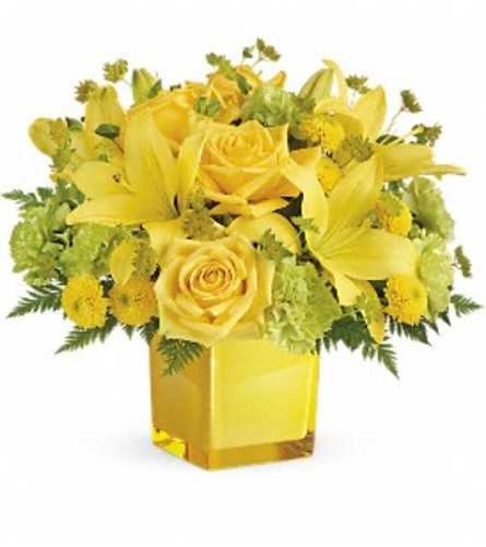 Sunny Mood TF - Deluxe. An arrangement by Belak Flowers.