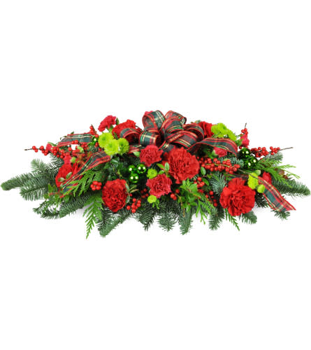 Jennings Holiday Table. An arrangement by Jennings Florists.