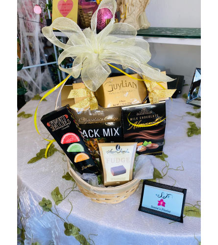 Snack 'N' Go Gift Basket