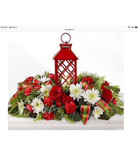 Celebrate the season table arrangement