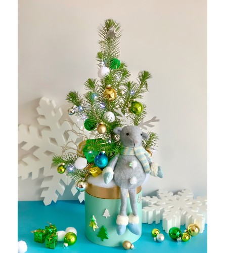 Tiffany Christmas Tree. An arrangement by Lux Flower Box.