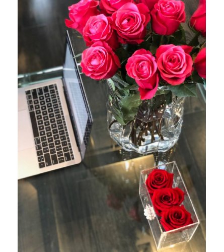 Rectangle Acrylic box with 3 roses