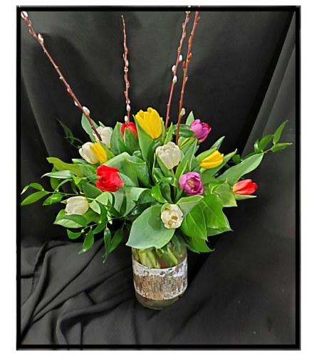 Two Lips XOXO. An arrangement by Flower Buds Florist PEI.