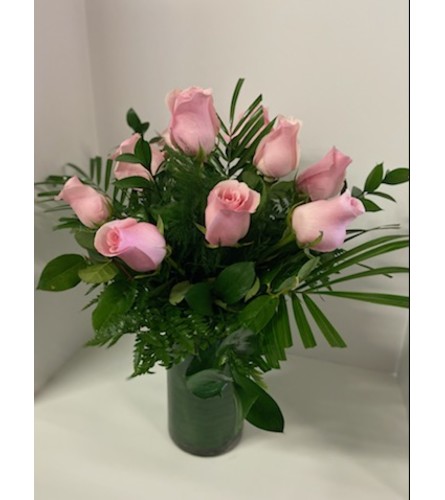 DELUXE PINK ROSES (HALF DOZEN TO 1.5 DOZEN) - Deluxe. An arrangement by Petals and Co..