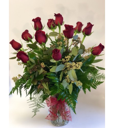 Twelve Romantic Red Roses