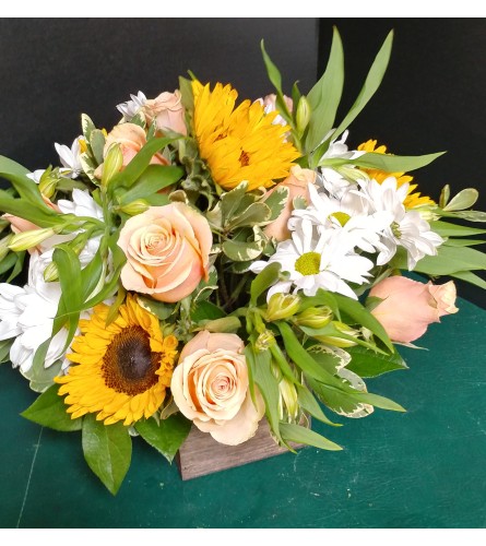 Summer Kiss. An arrangement by Pandora's Posies.