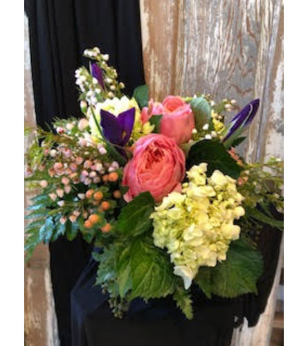 Spring Beauty Arrangement. An arrangement by Appleblossoms.