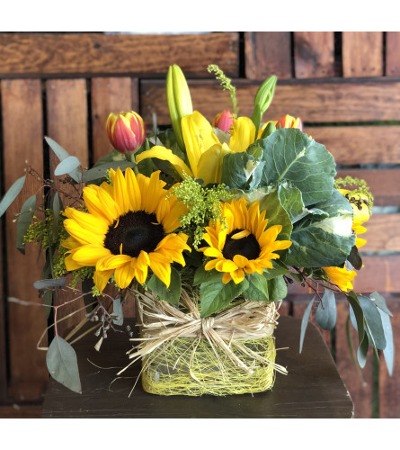 Sunflower Delight 2021. An arrangement by M's Flowers.