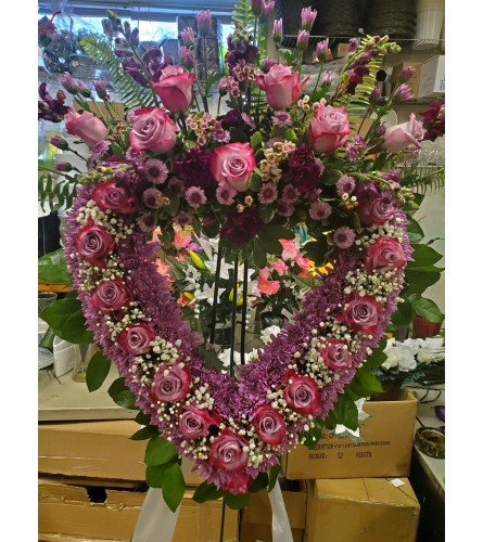 Standing Heart Wreath