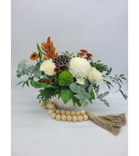 Cozy Fall Elegance - Deluxe. An arrangement by The Garden Gate Gifts and Florals.