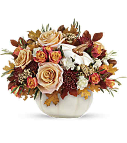 Harvest Charm in Pumpkin - Deluxe. An arrangement by Belak Flowers.