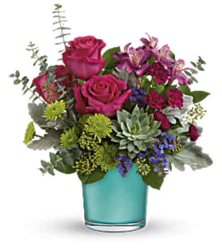 Topaz Wonderland TF - Standard. An arrangement by Belak Flowers.