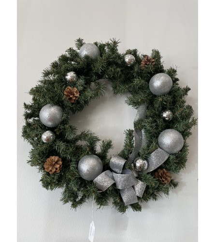 Artifical Silver Shinning Wreath