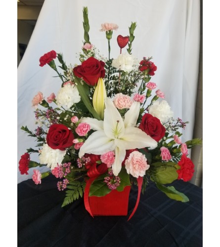 VALENTINE'S DAY SWEET LOVING THOUGHTS. An arrangement by M's Flowers.