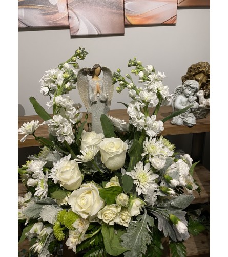 Angel Table Arrangement